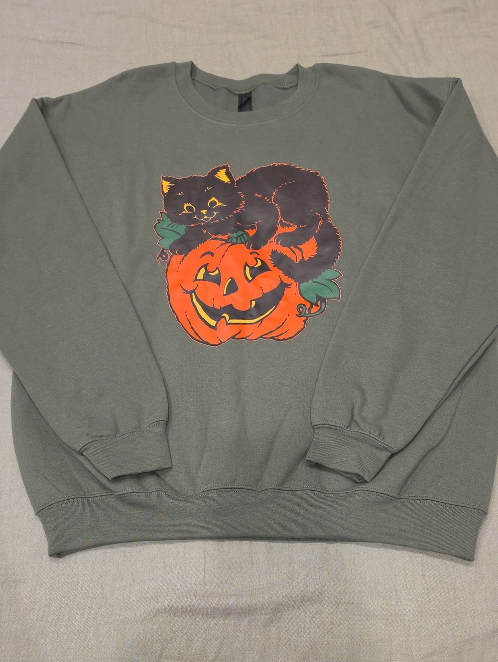 Gildan Heavy Blend Crewneck Sweatshirt Halloween Cat Pumpkin Sweatshirt